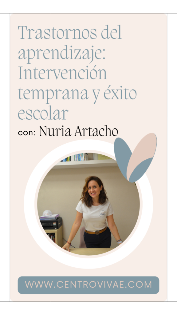 Trastornos del aprendizaje en Fuengirola: Soluciones 2 Especialista en intervención educativa trabajando los trastornos del aprendizaje en Fuengirola con un niño.
